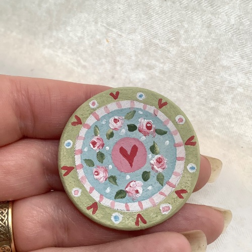 Pin - tiny heart and roses