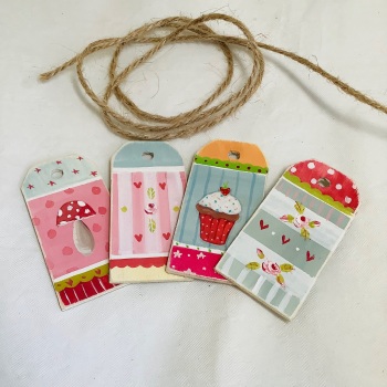 Set of 4 wooden gift tags