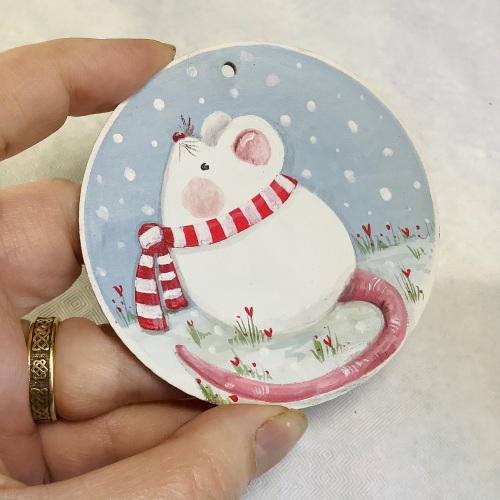 Round Christmas Decoration - mouse, striped scarf