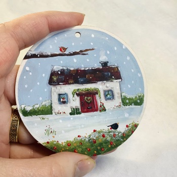 Round Christmas Decoration - cottage #5