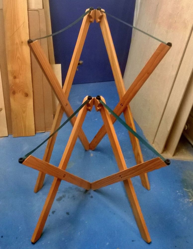 Dulcimer stand for playing standing. Back 