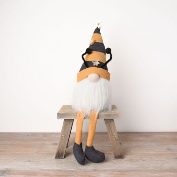 Bee Shelf Sitter