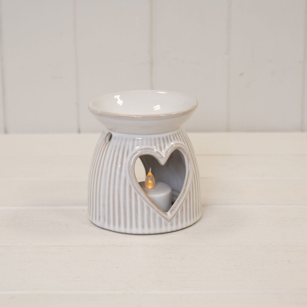Ribbed Heart Cut-out Oil Burner