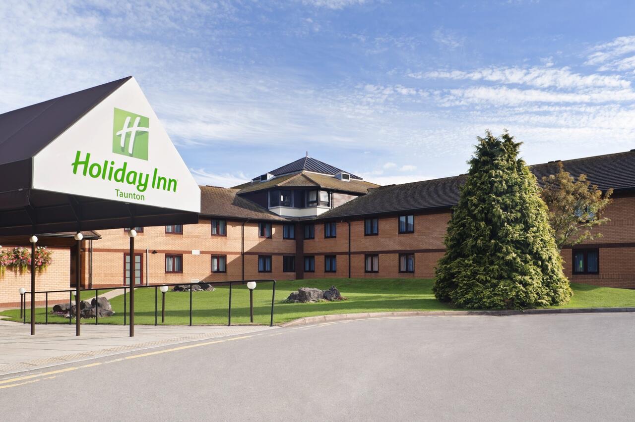 Taunton Hotels near M5 - Holiday Inn Hotel, Taunton