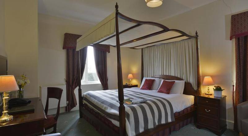 Taunton House Hotel, UK - Best rates online - Book now!