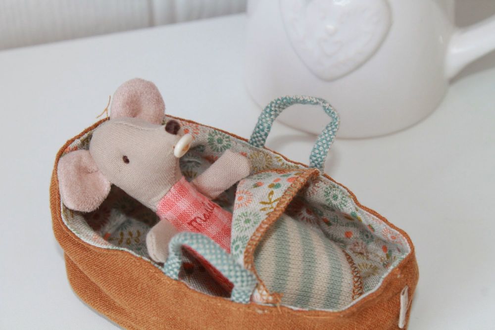 maileg baby mouse in carrycot
