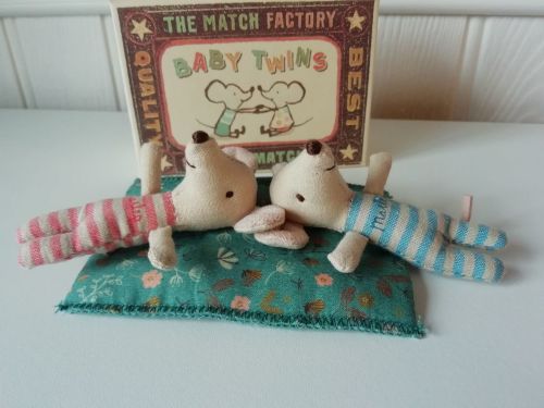 Maileg, Baby Mice, Twins in a box (petrol blanket)