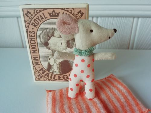 Maileg, Baby Girl Mouse, Sleepy/Wakey (orange)