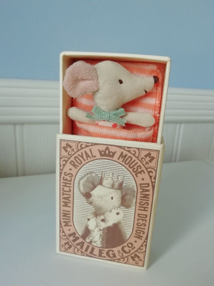 Maileg, Baby Girl Mouse, Sleepy/Wakey (orange)