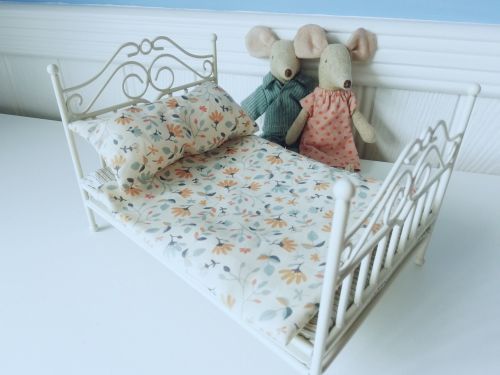 Maileg, Micro Vintage Bed - Soft Sand