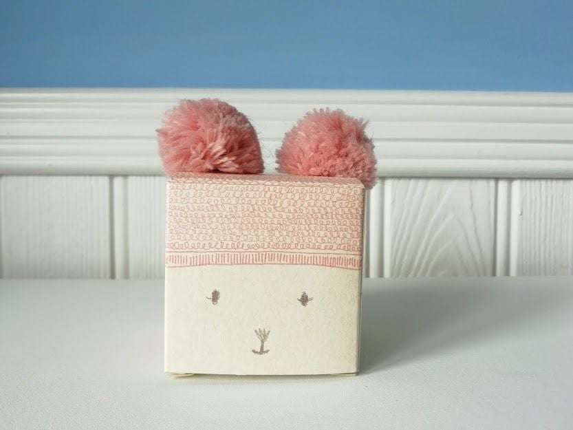 Maileg, Knitted hat with pompom - Heather