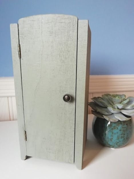 Maileg, Vintage Closet w Shelves, Mint/Grey