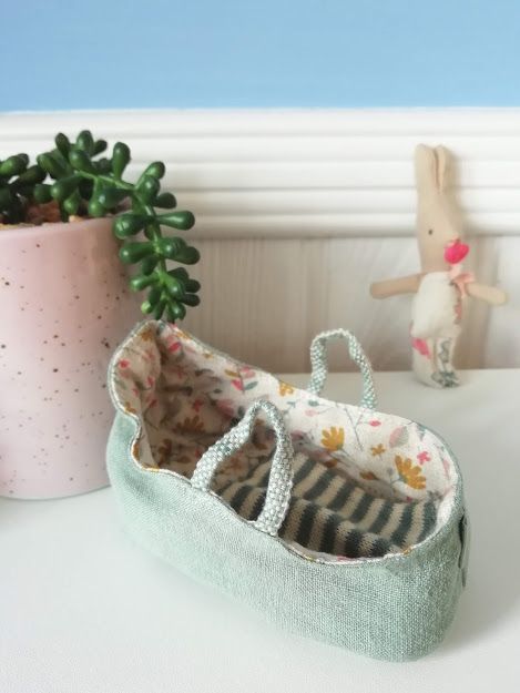 maileg baby mouse in carrycot