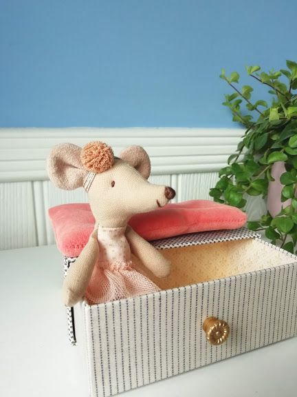 Maileg, Dancing Mouse in Daybed, Little Sister