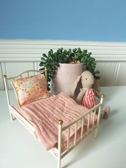 Maileg, Vintage bed, Mouse - Off White
