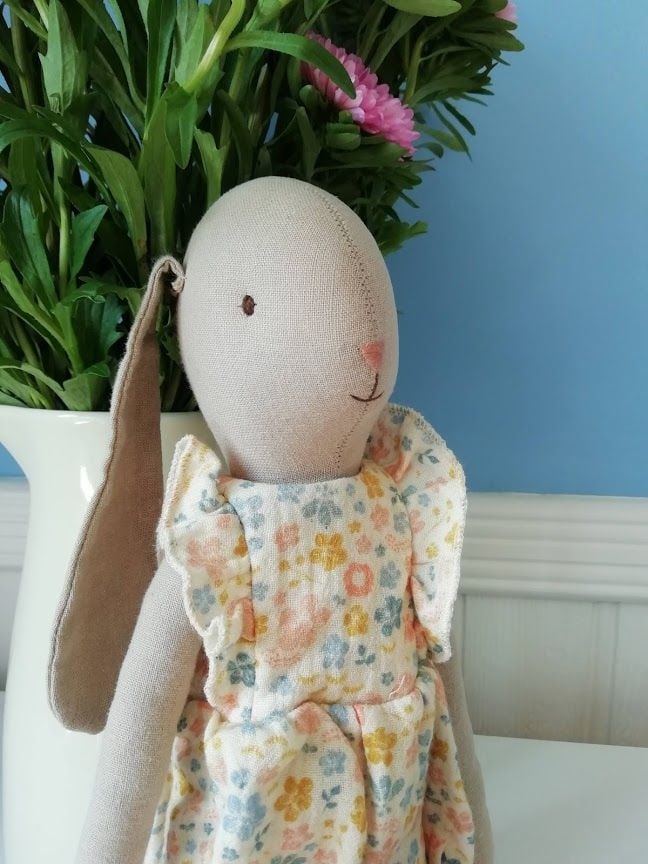 Maileg, Bunny Size 3, Flower Suit