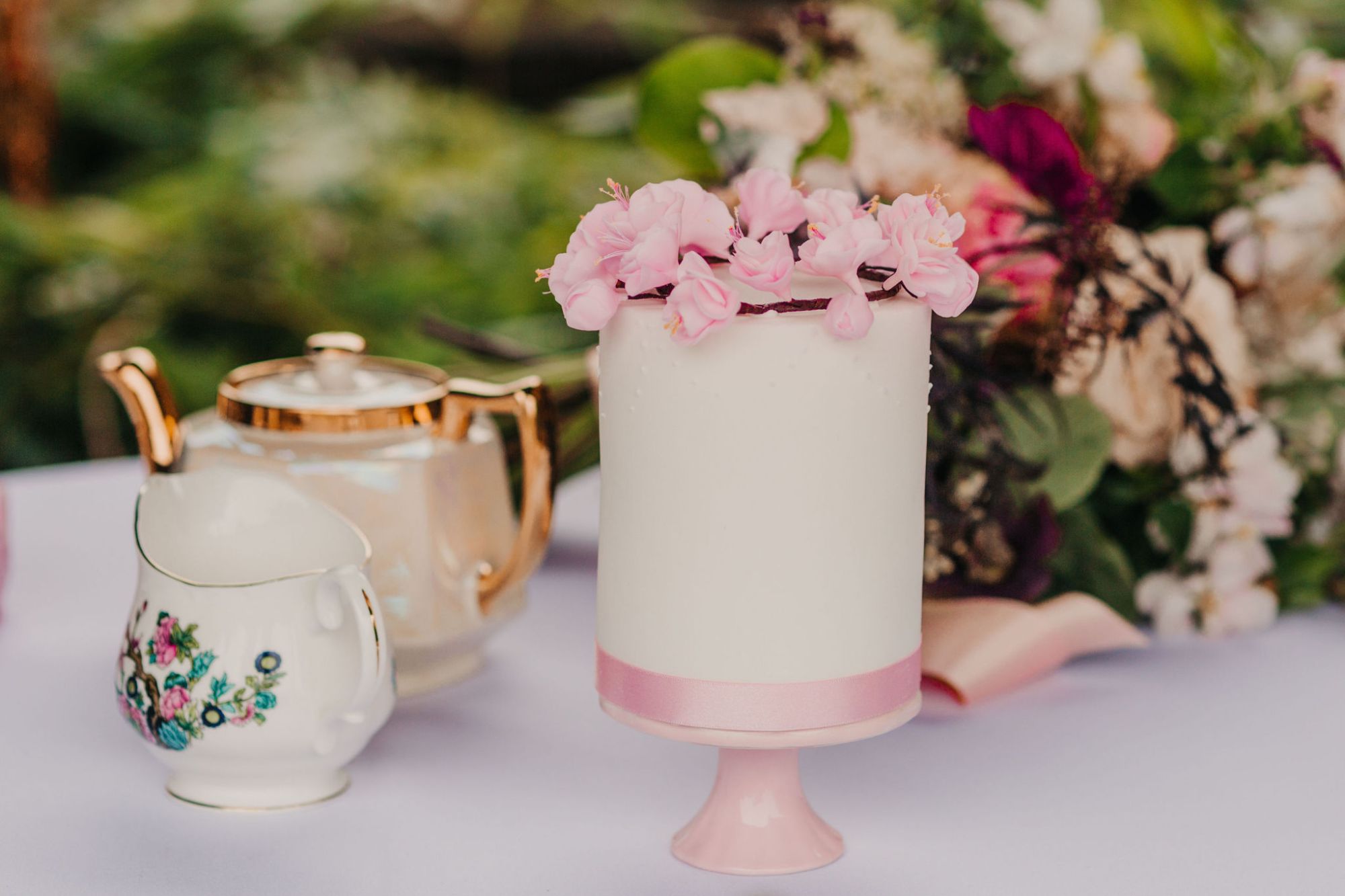 Helen Jane Cake Design - Luxury Wedding Cakes in Dorset - Love That Wedding