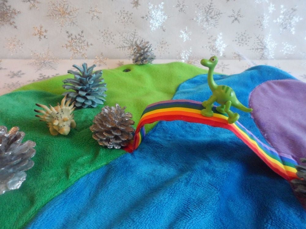 Good dinosaur 2 pack with Fairyland Mini PlayBag