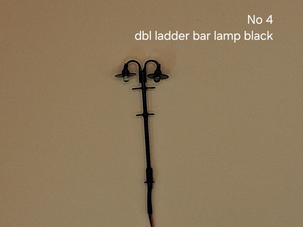 004 No 4 - 3V double ladder bar light, price is for pack of three