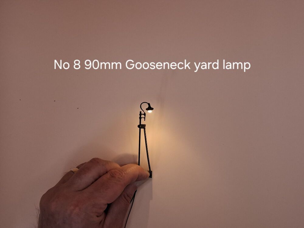 008 No 8 - 3V 90 mm goose-neck yard light
