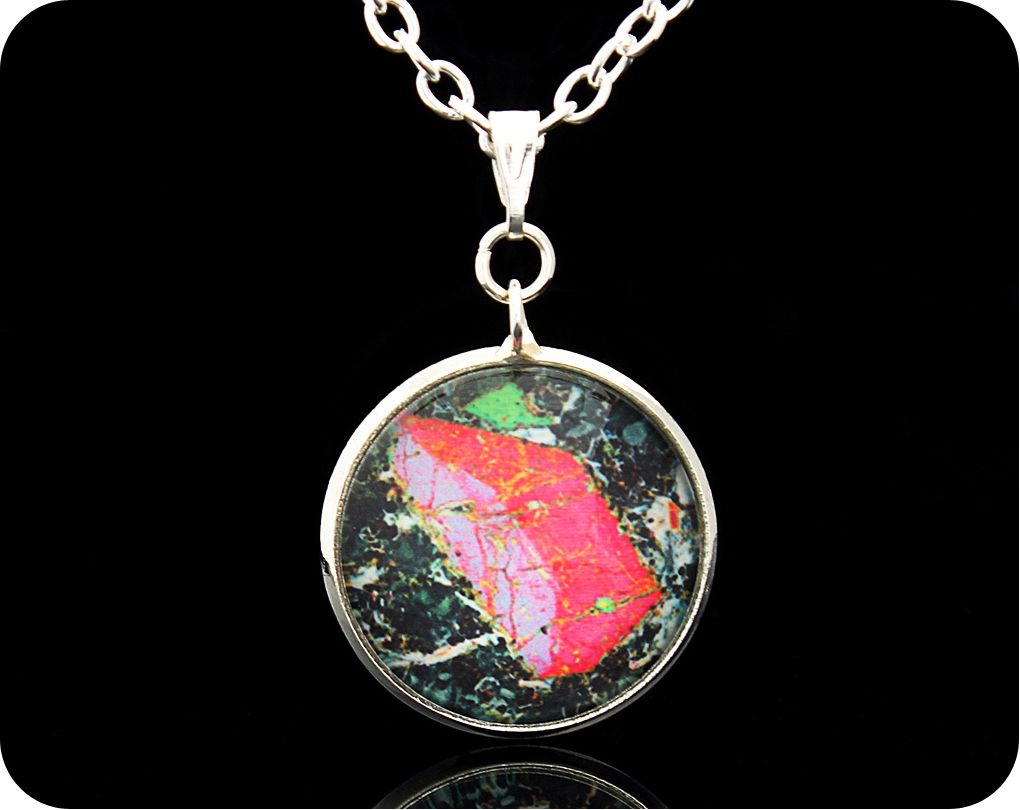 <!-- 00002 -->Pyroxene from Vesuvius, Italy rock thin section Pendant (P48)