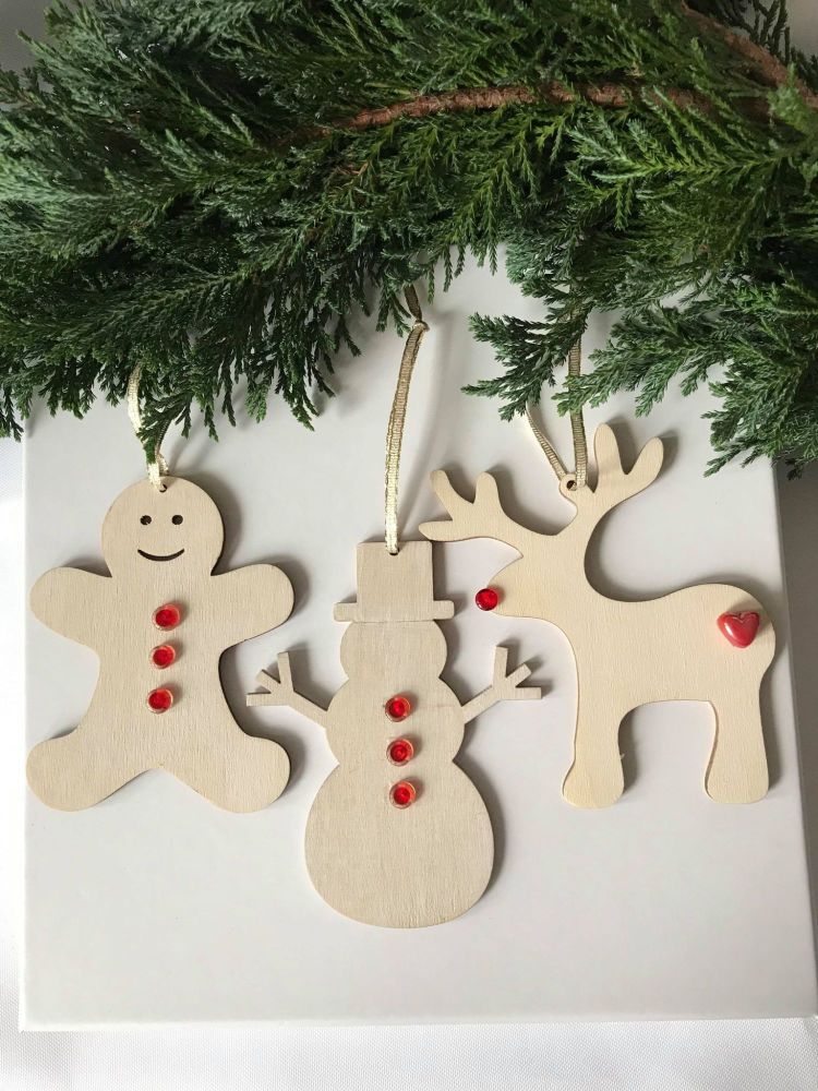 Wooden Hanging Decorations - Set of 3 Red