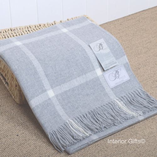 Bronte by Moon Merino Lambswool Grey Windowpane Throw, 100 pure new