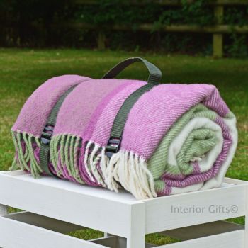 WATERPROOF Backed Wool Picnic Designer Rug / Blanket in Pink/Green Check with Practical Carry Strap