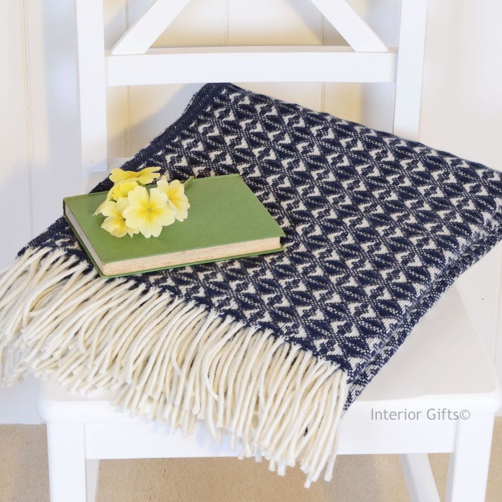 Tweedmill Navy Blue & Cream Throw in Pure New Wool with cream fringe. 