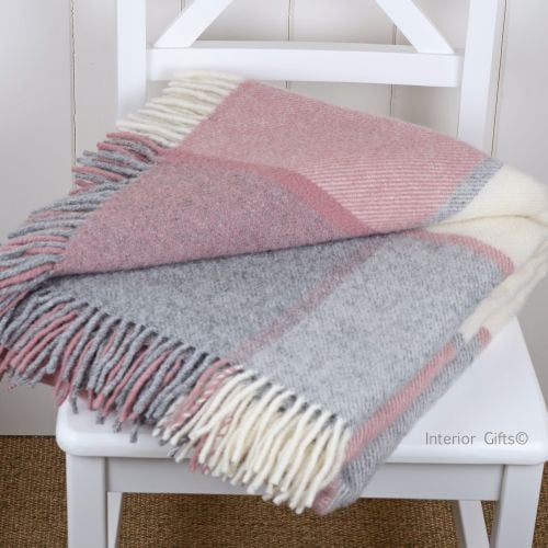 Tweedmill Multi Check Dusky Pink & Silver Grey Knee Rug or Small Blanket Pu