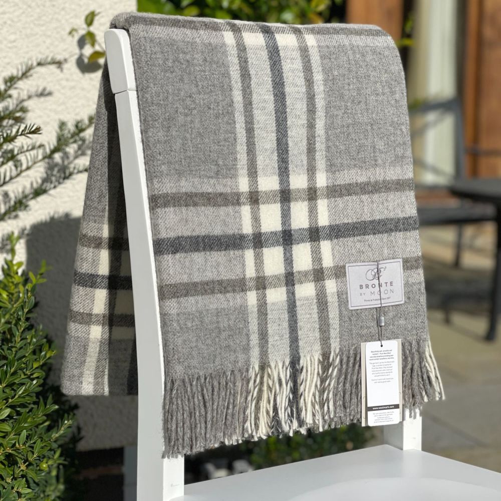 BRONTE by Moon Arncliffe Grey & Cream Throw in 100% Shetland Pure New Wool 