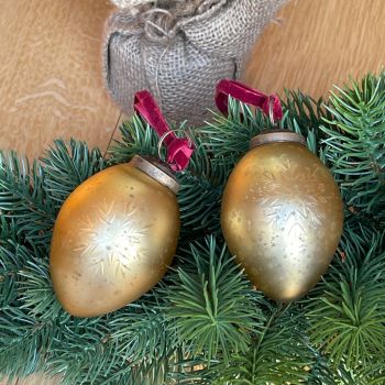 Glass Vintage Christmas Tree Decorative Etched Oval Bauble in Antique Gold - Pair
