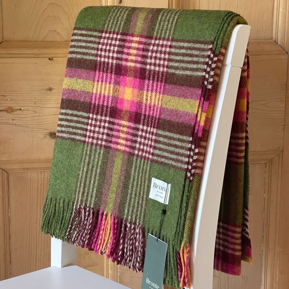 BRONTE by Moon Christchurch Shetland Wool Throw / Blanket - Apple Green
