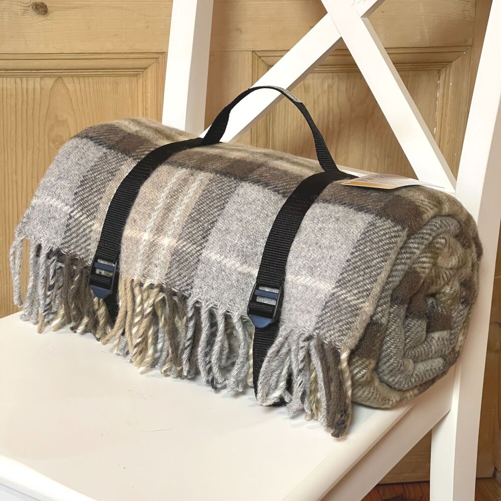 WATERPROOF Backed Wool Picnic Rug / Blanket in Country Silver Grey & Beige 
