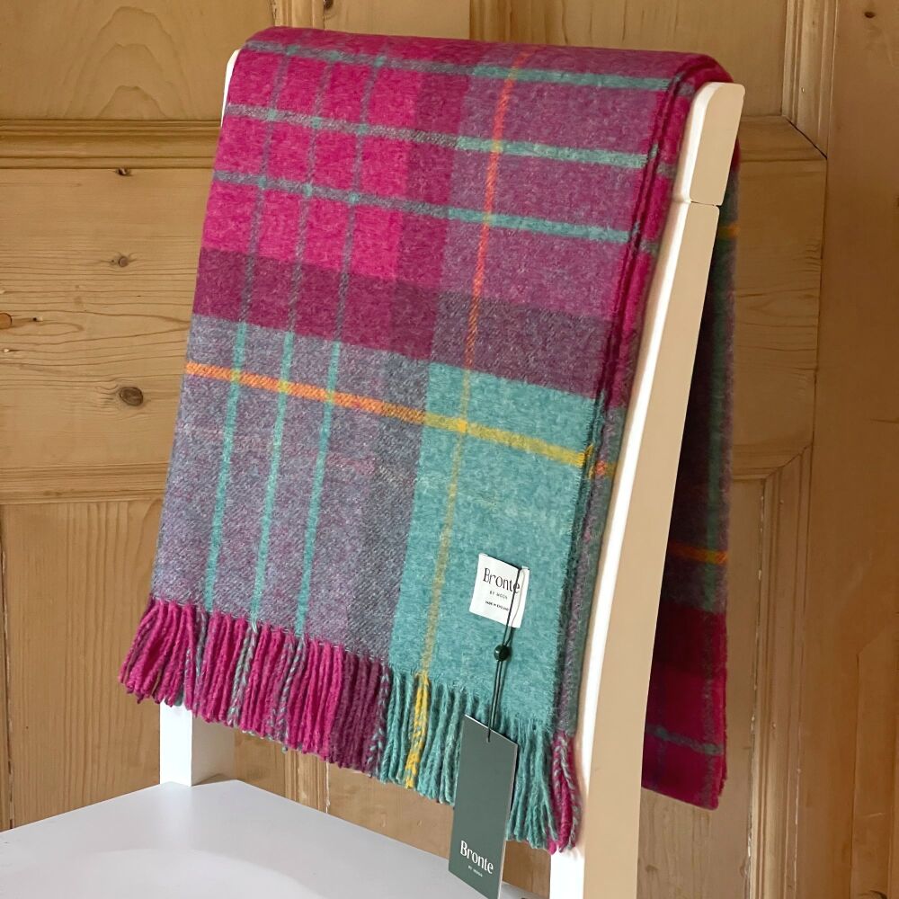 BRONTE by Moon Saltburn Shetland Wool Throw / Blanket - Cerise Pink/Mint Gr