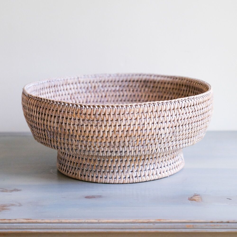 Rattan Wicker Artisan Round Footed Fruit Bowl / Display Bowl - Natural Whit