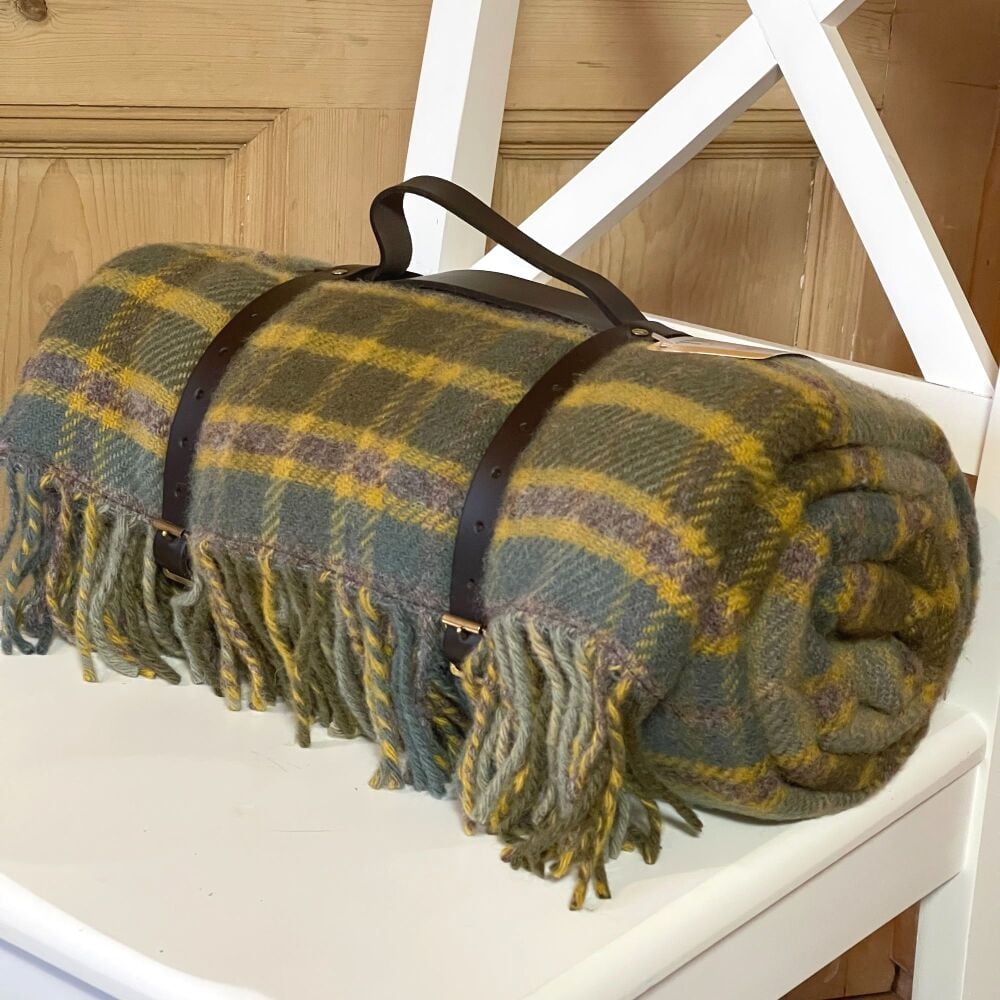 WATERPROOF Backed Wool Picnic Rug / Blanket in Country Olive & Ochre Check 