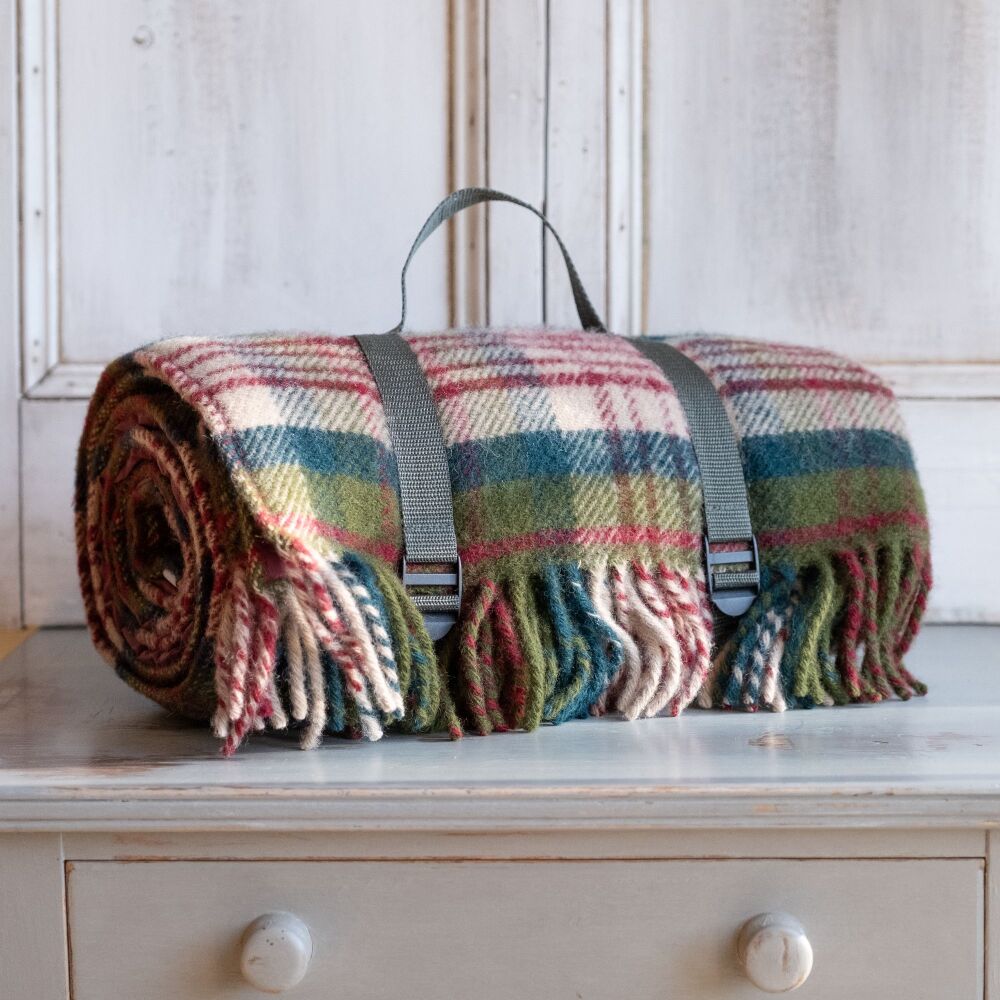 WATERPROOF Backed Wool Picnic Rug / Blanket in Country Thistleberry Check w