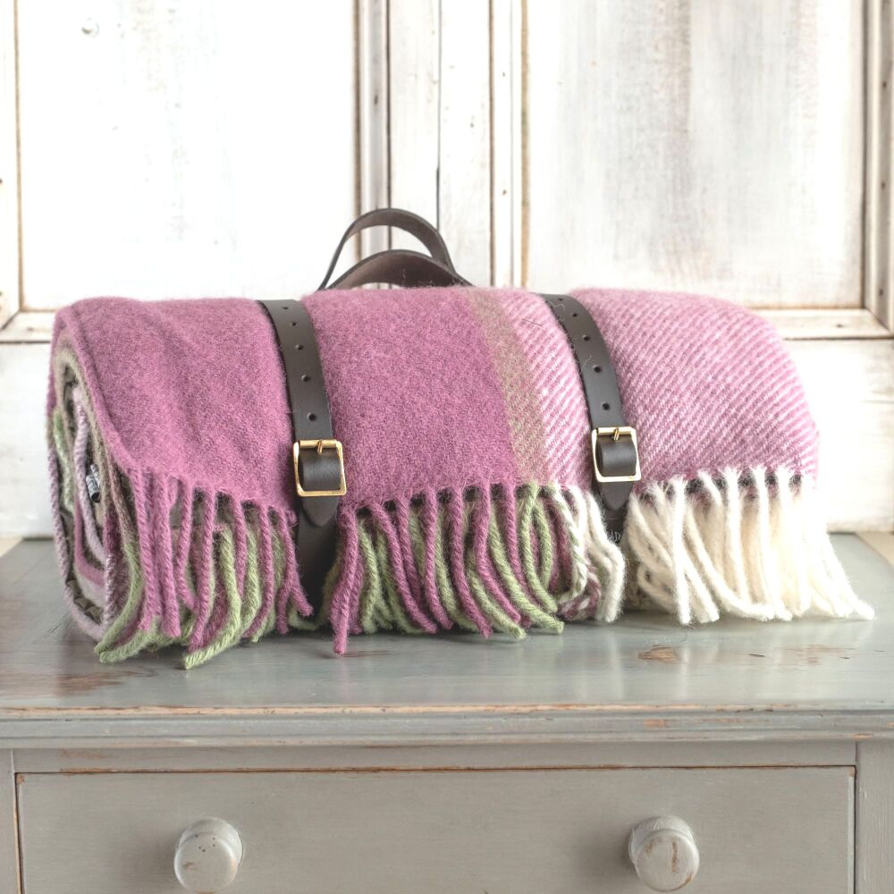 WATERPROOF Backed Wool Picnic Designer Rug / Blanket in Pink/Green Check wi