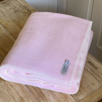 Luxurious Fleece Throw or Blanket Large - Pale Pink