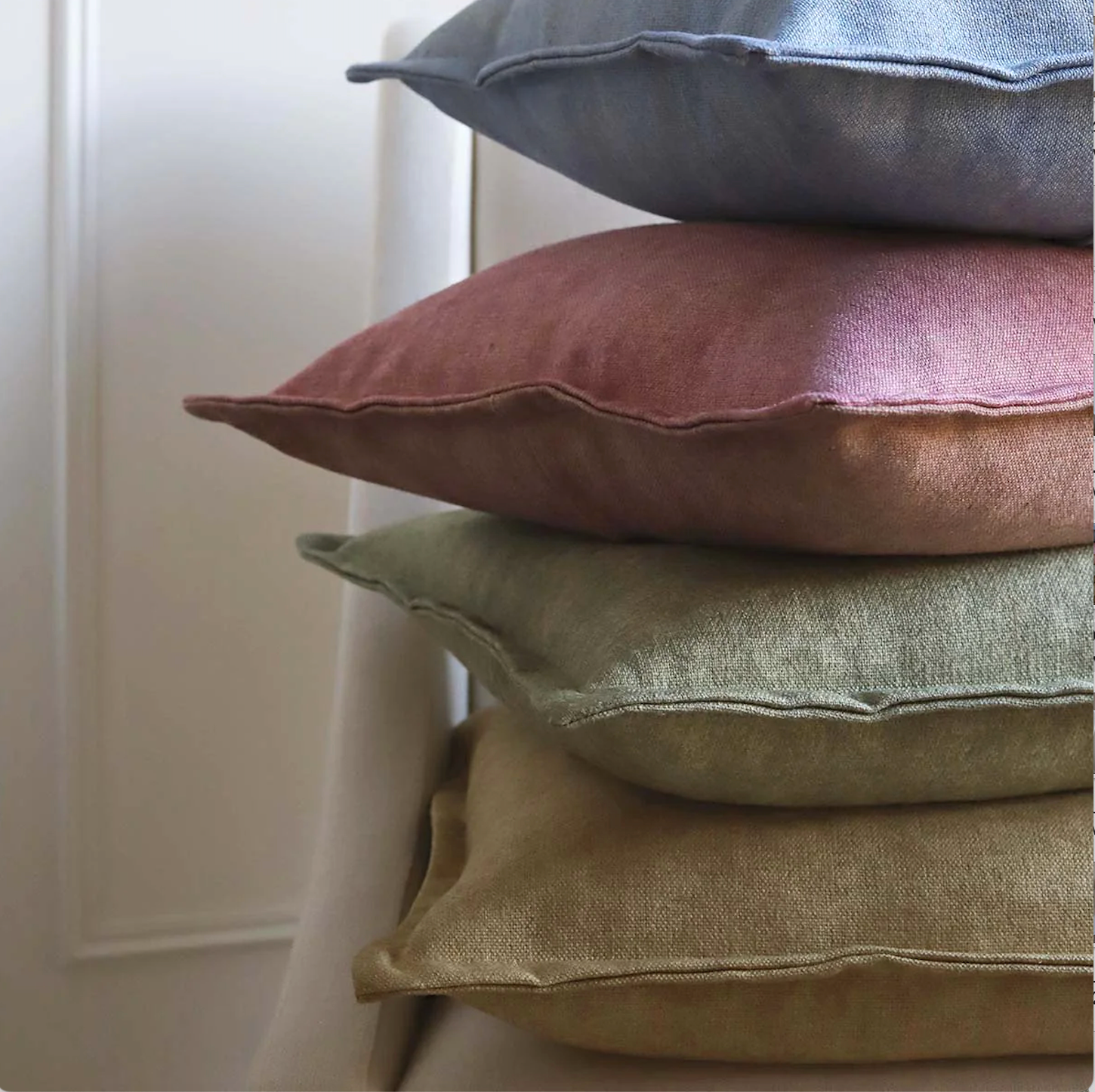 Linen mix cushion Agapanthus