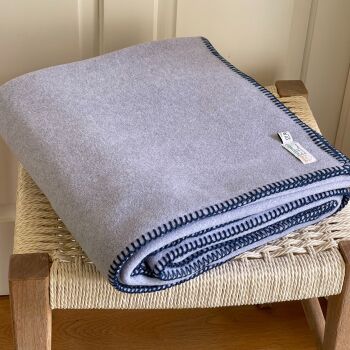 Luxurious Fleece Throw or Blanket Large - Lavender Purple