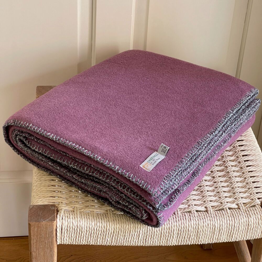 Luxurious Fleece Throw or Blanket Large - Lilac Pink