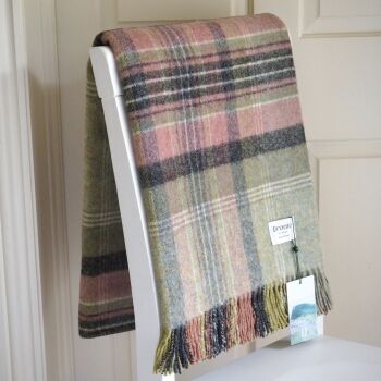 BRONTE by Moon Kintyre Shetland Wool Throw / Blanket - Green