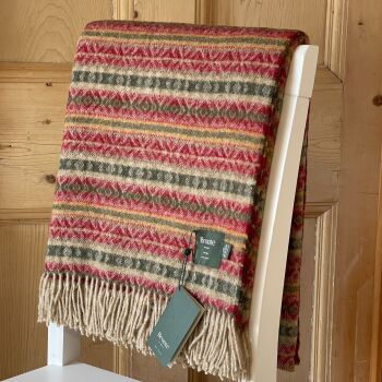 BRONTE by Moon Ayr Throw in Pure New Wool - Red & Olive