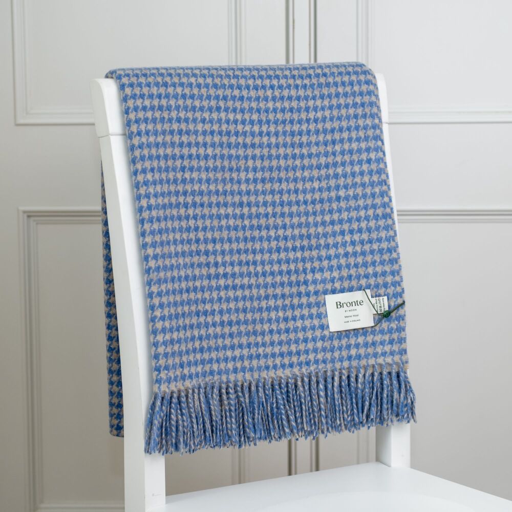 BRONTE by Moon Houndstooth Blue & Natural Throw in 100% Merino Wool