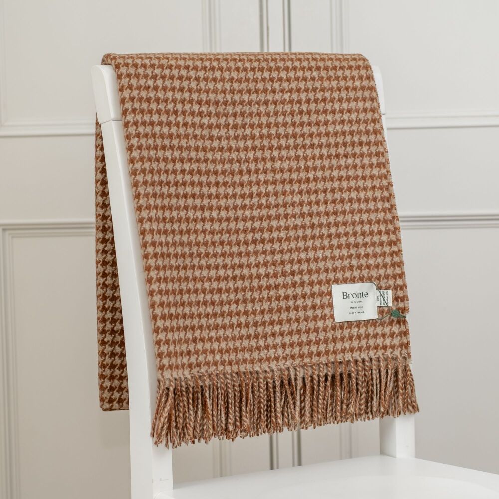 BRONTE by Moon Houndstooth Rust & Camel Throw in 100% Merino Wool