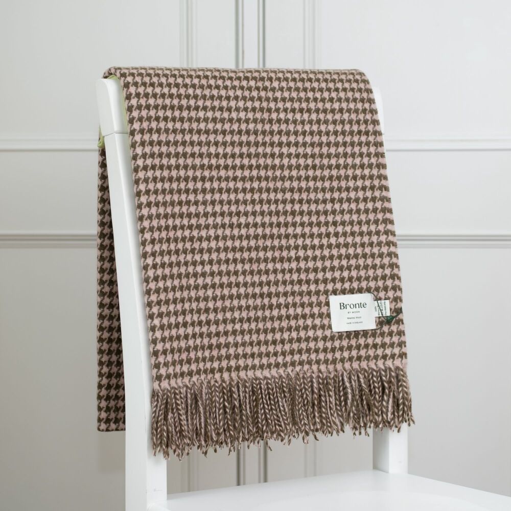BRONTE by Moon Houndstooth Khaki & Blush Throw in 100% Merino Wool