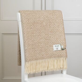 BRONTE by Moon British Wool Spiral Throw - Natural Beige Lambswool