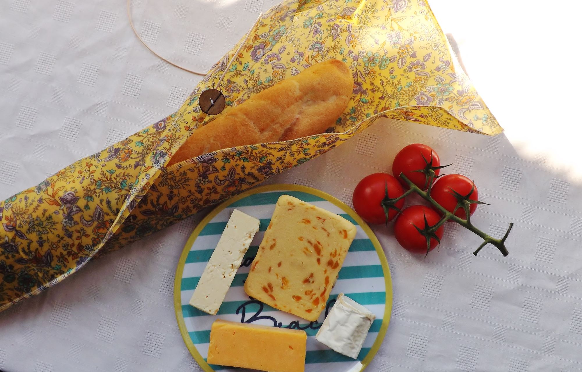V-Eco Food Wrapsâ„¢, Baguette Buddyâ„¢- floral waxed food wrap with tomatoes and cheese